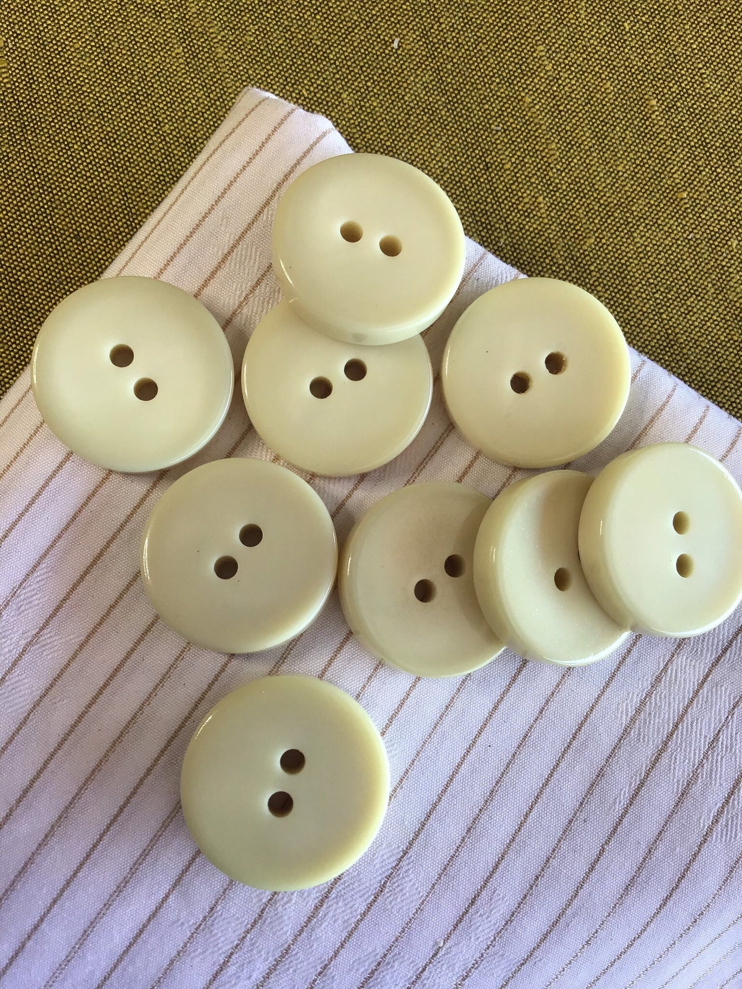 Italian 2 HOLE BEIGE Buttons 7/8" (23mm) 36L ECRU Thick Buttons/ Clothing Vintage Buttons/ Wholesale Sewing Buttons 878