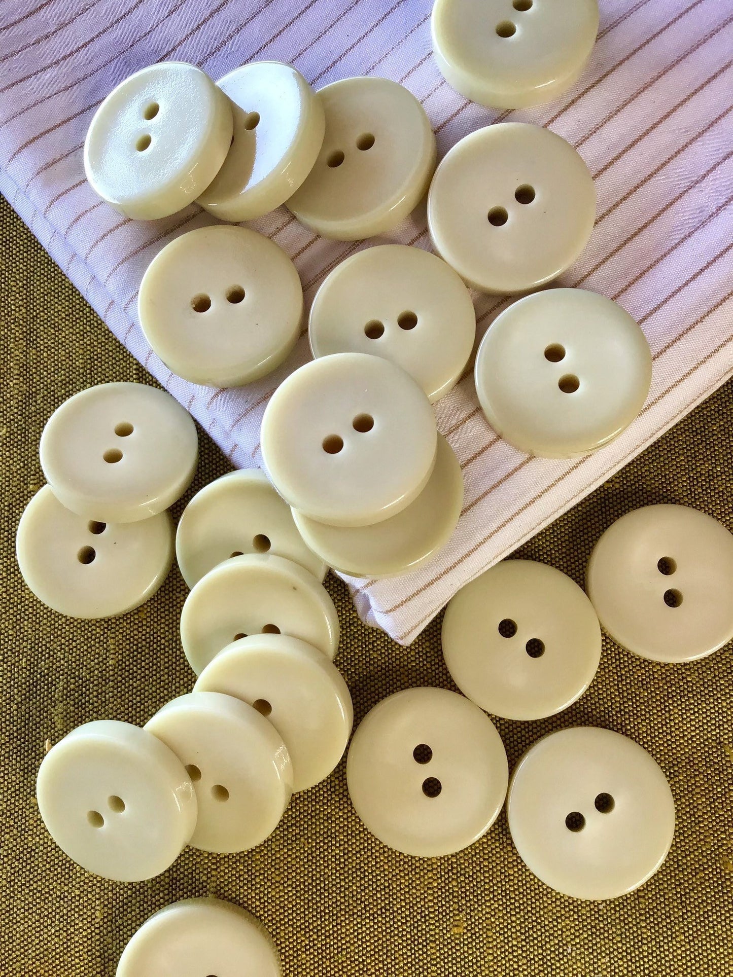 Italian 2 HOLE BEIGE Buttons 7/8" (23mm) 36L ECRU Thick Buttons/ Clothing Vintage Buttons/ Wholesale Sewing Buttons 878