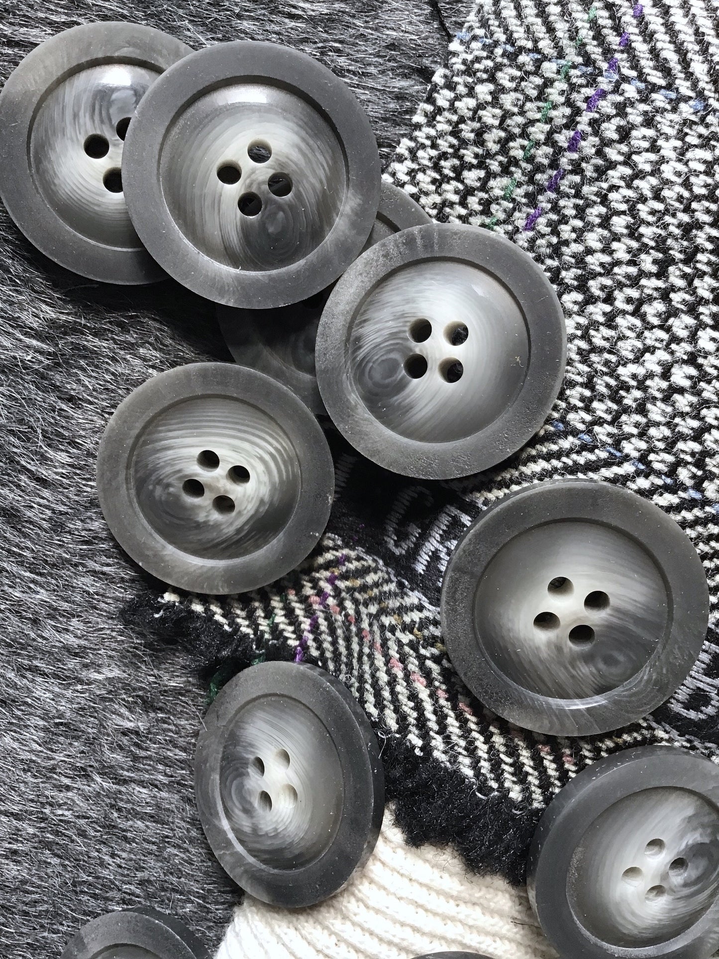 ITALIAN Buttons Ash Grey with Swirl VINTAGE Buttons 1-1/8" (28mm) 44L Jacket & Coat Buttons / 4 Hole Sewing Buttons for Clothing 514