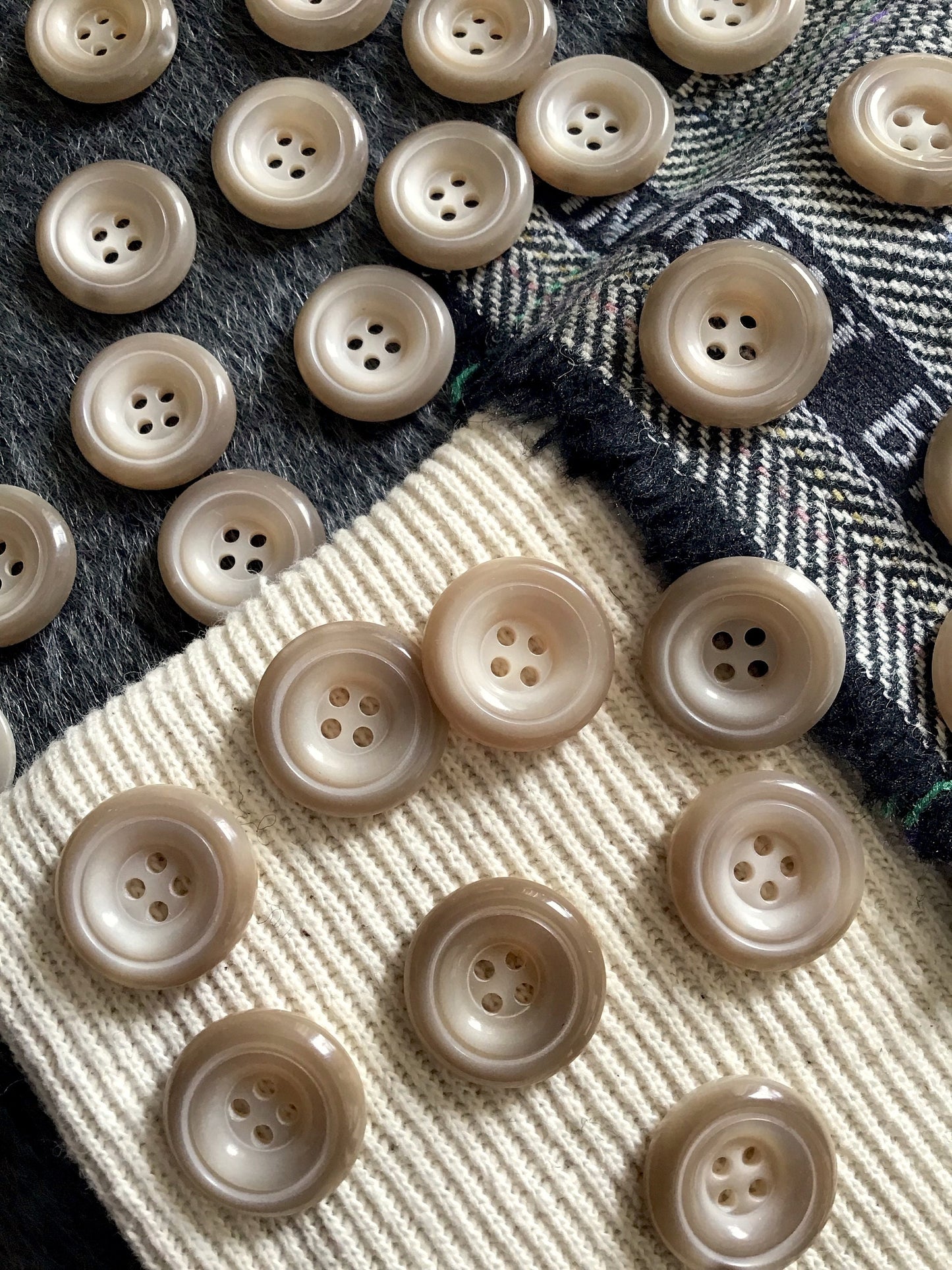 Light Beige Tan VINTAGE ITALIAN Buttons 13/16" (21mm) 34L Dress Buttons / Sewing Buttons for Clothing / Premium Quality 4 Hole Buttons 519