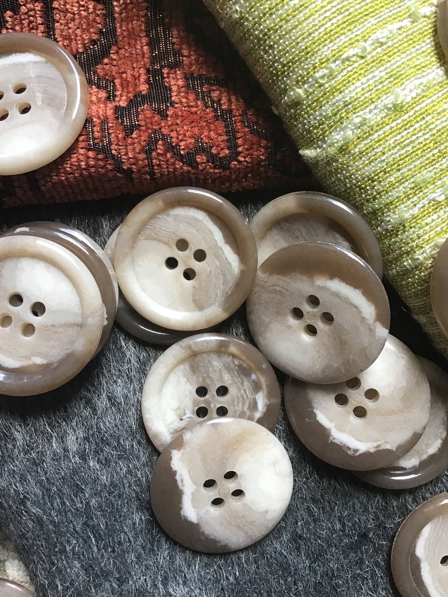 ITALIAN QUALITY Marble-like Taupe Off-White Buttons 1-1/8" (29mm) 44L Vintage Sewing Button for Clothing / Coat & Jacket Buttons 539