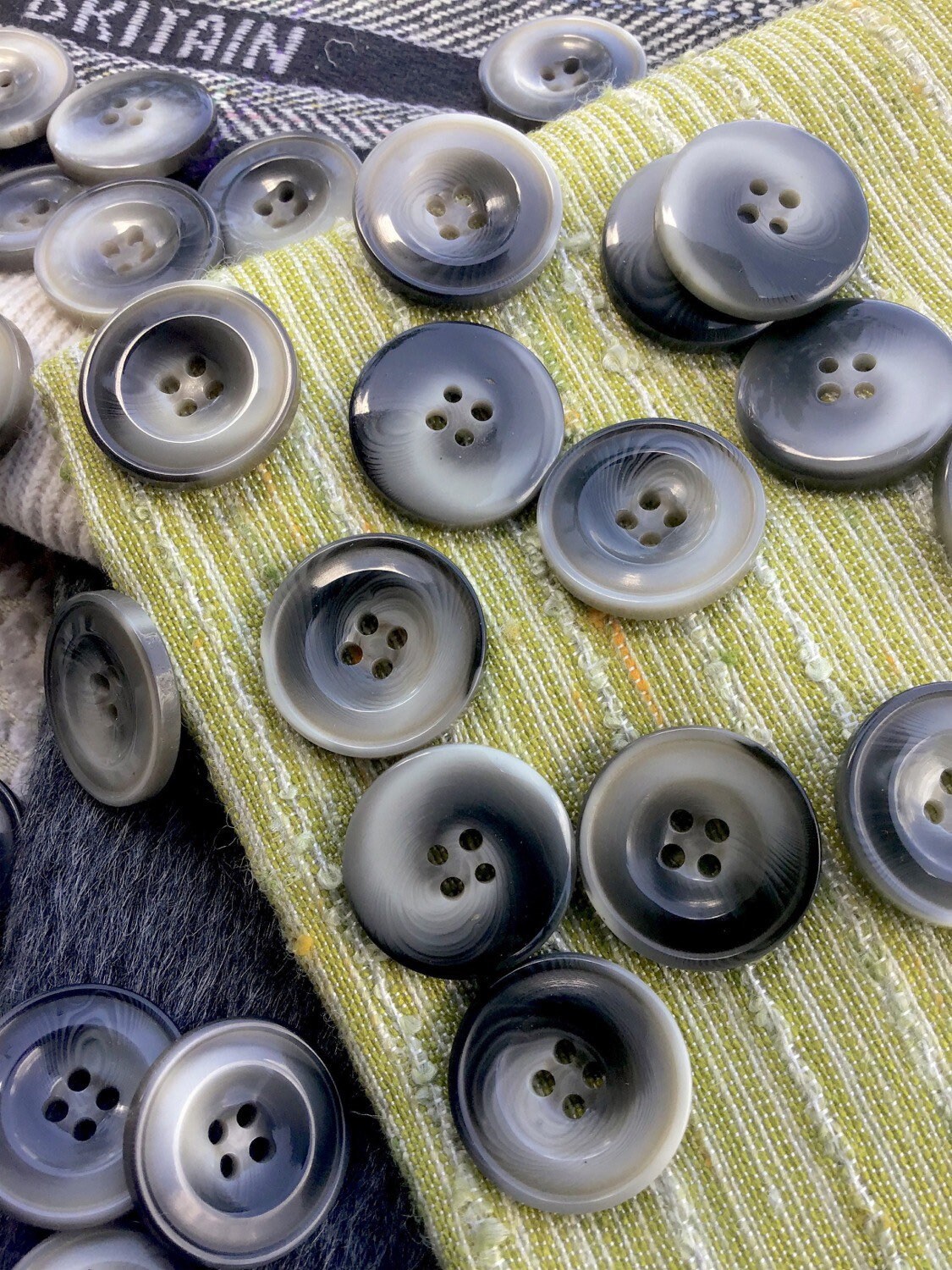 Italian Two Toned Gray 4 Hole Buttons 15/16” (23mm) 36L Vintage Sewing Button #1089