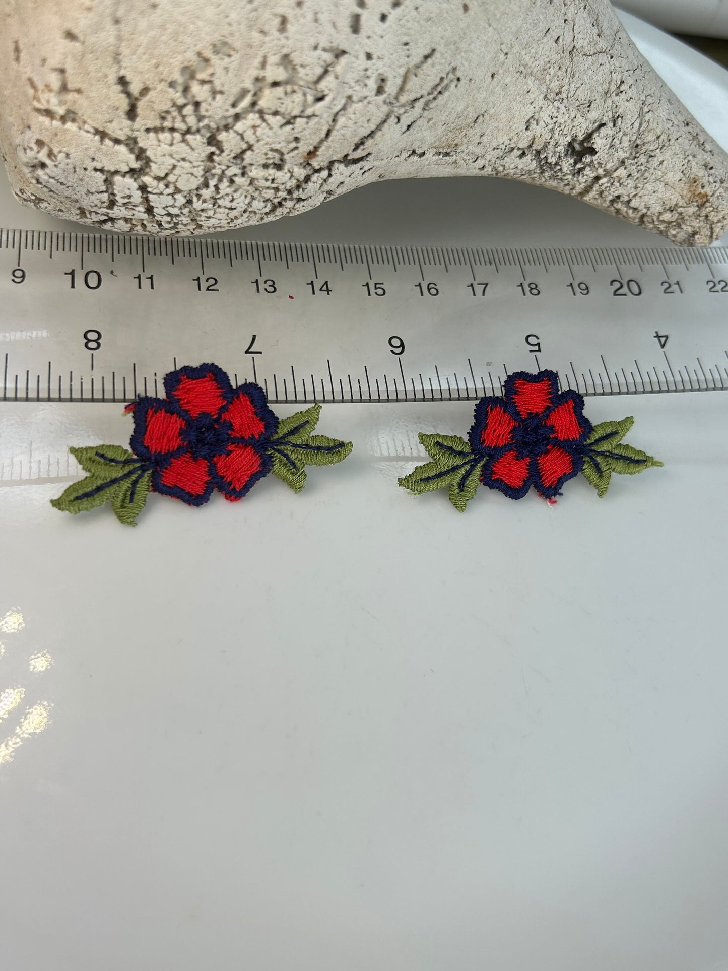 Holiday floral appliqués 4 gorgeous styles to choose from: blue/pink, red/navy, blue, red/white vintage collection #45