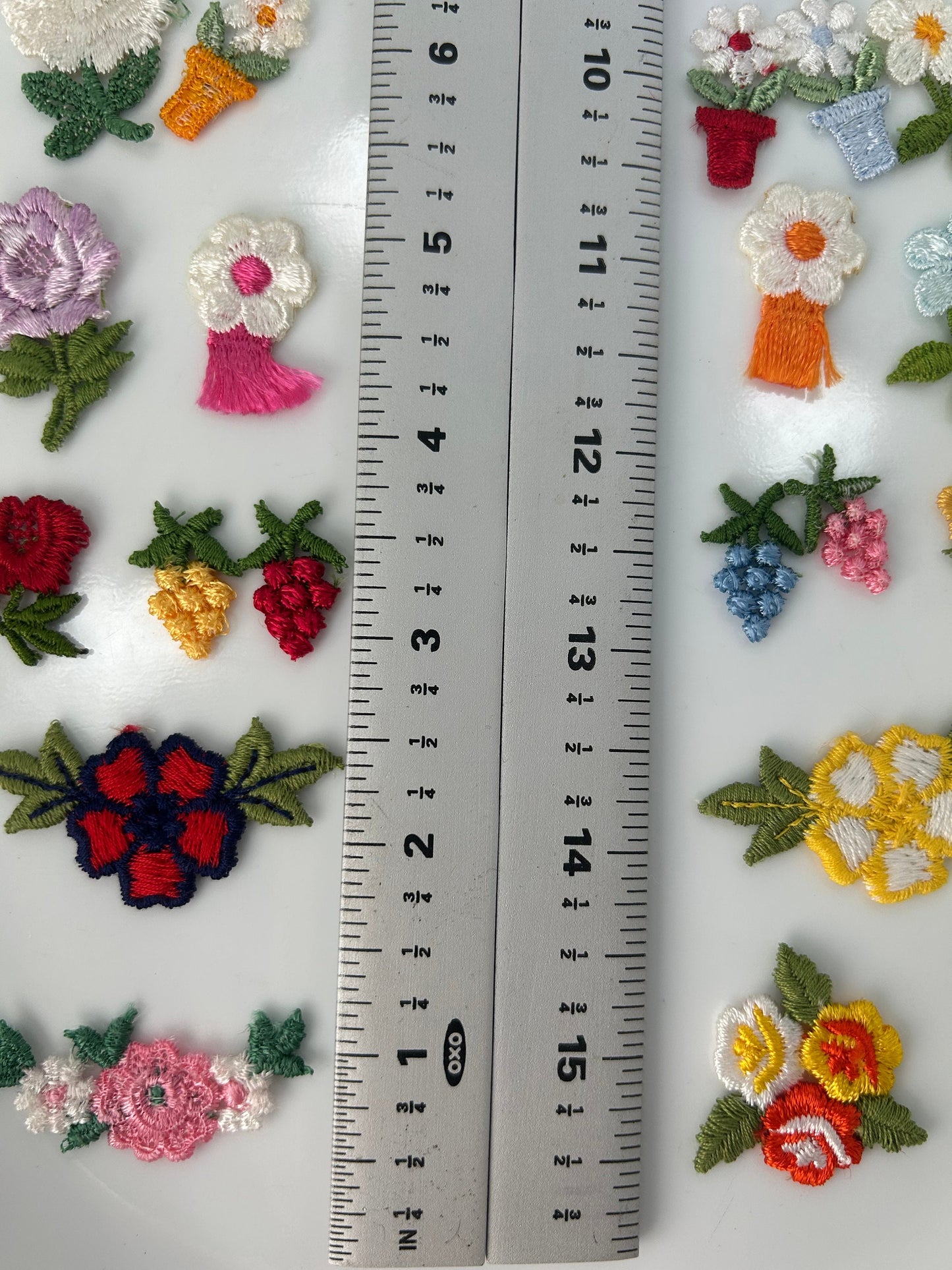 Small vintage appliqués tiny lace flowers rose daisy embroidered embellishments retro sewing mini appliques wholesale floral  sets #50