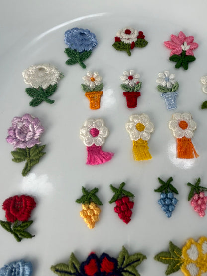 Small vintage appliqués tiny lace flowers rose daisy embroidered embellishments retro sewing mini appliques wholesale floral  sets #50