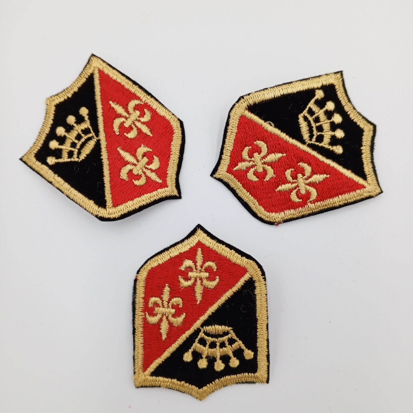 VINTAGE Badge Patches gold crown, black Red Embroidery Patch Iron on Appliques #700