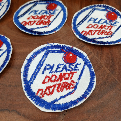 VINTAGE Badge Patches white red blue please do not disturb patch Embroidery Appliques #744