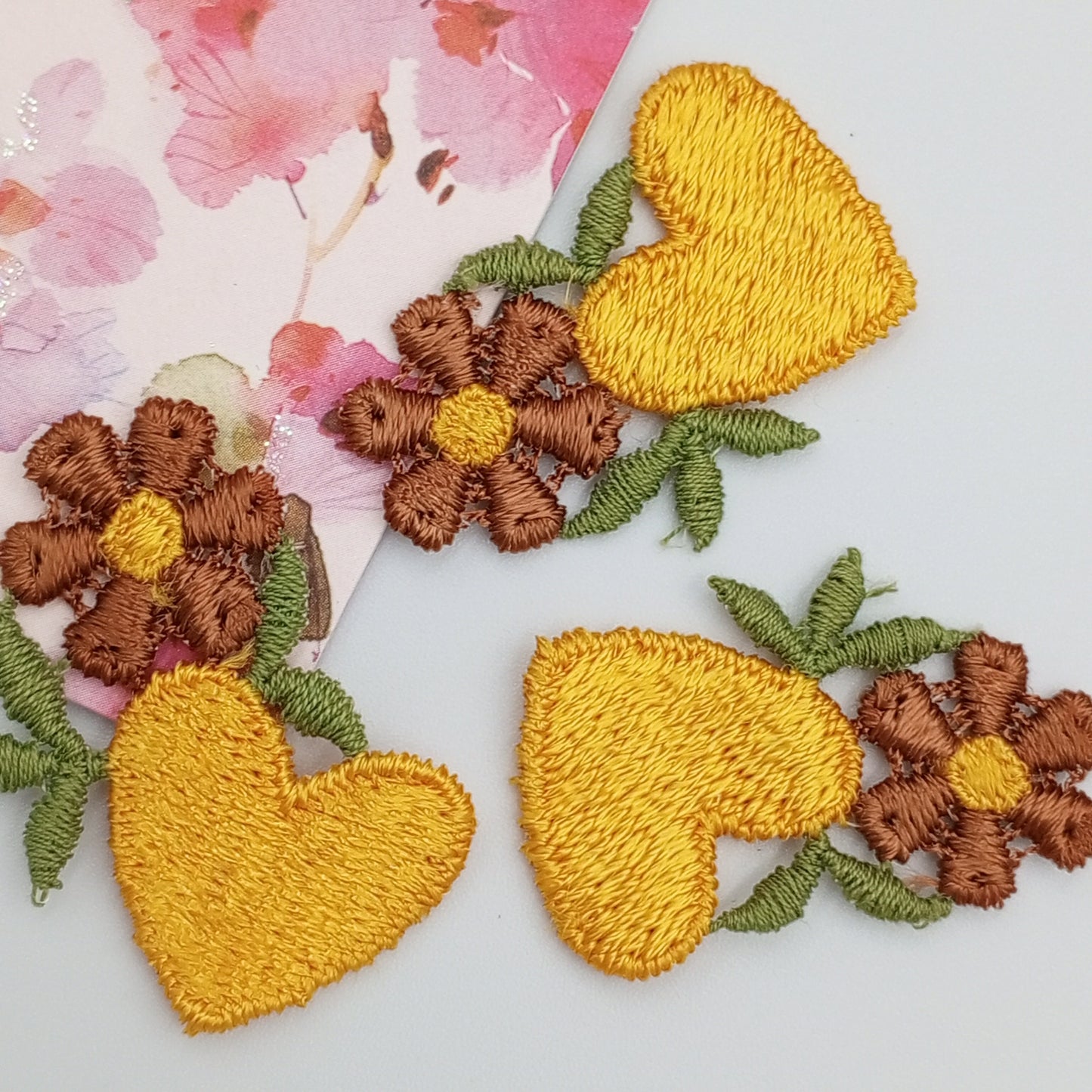 Retro flower golden heart appliques VINTAGE Sew on Patches #649