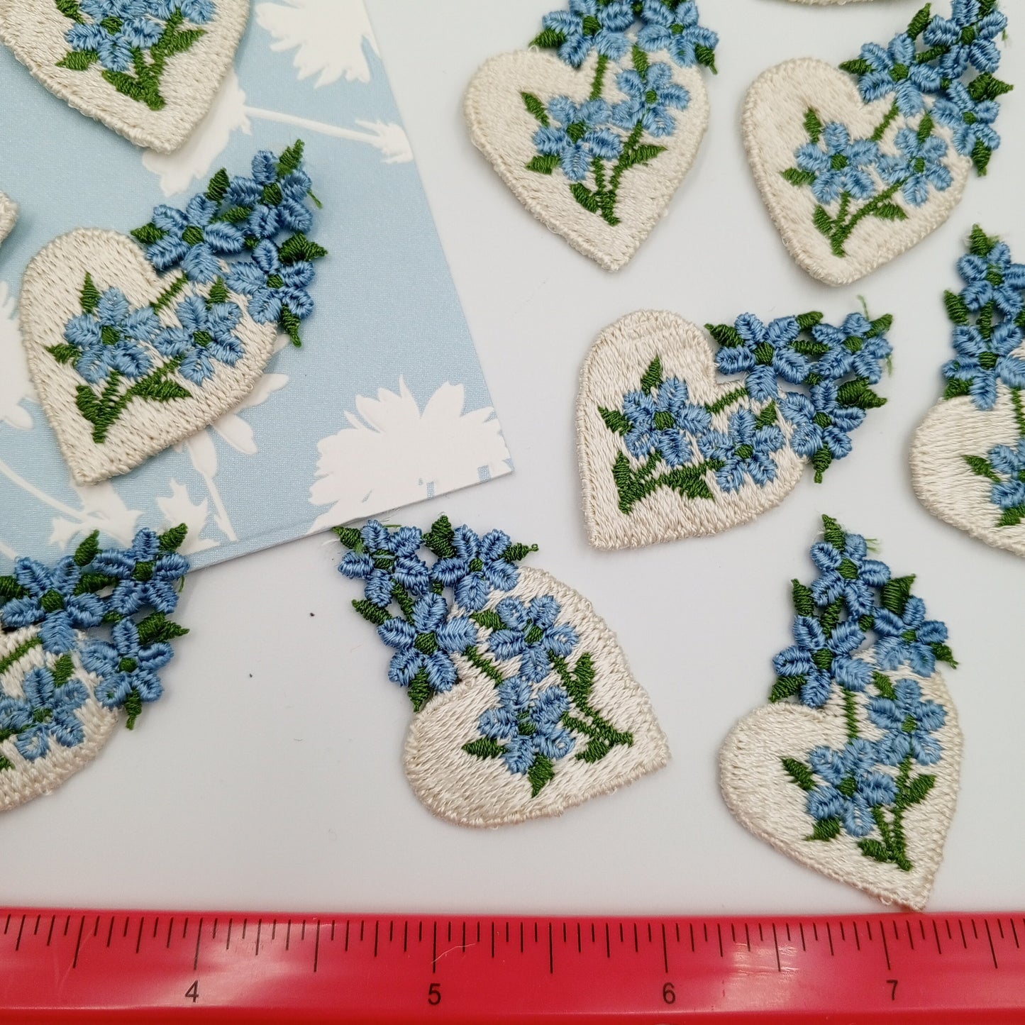 VINTAGE Blue green Floral off white heart patches Sew on Heart Appliques #648