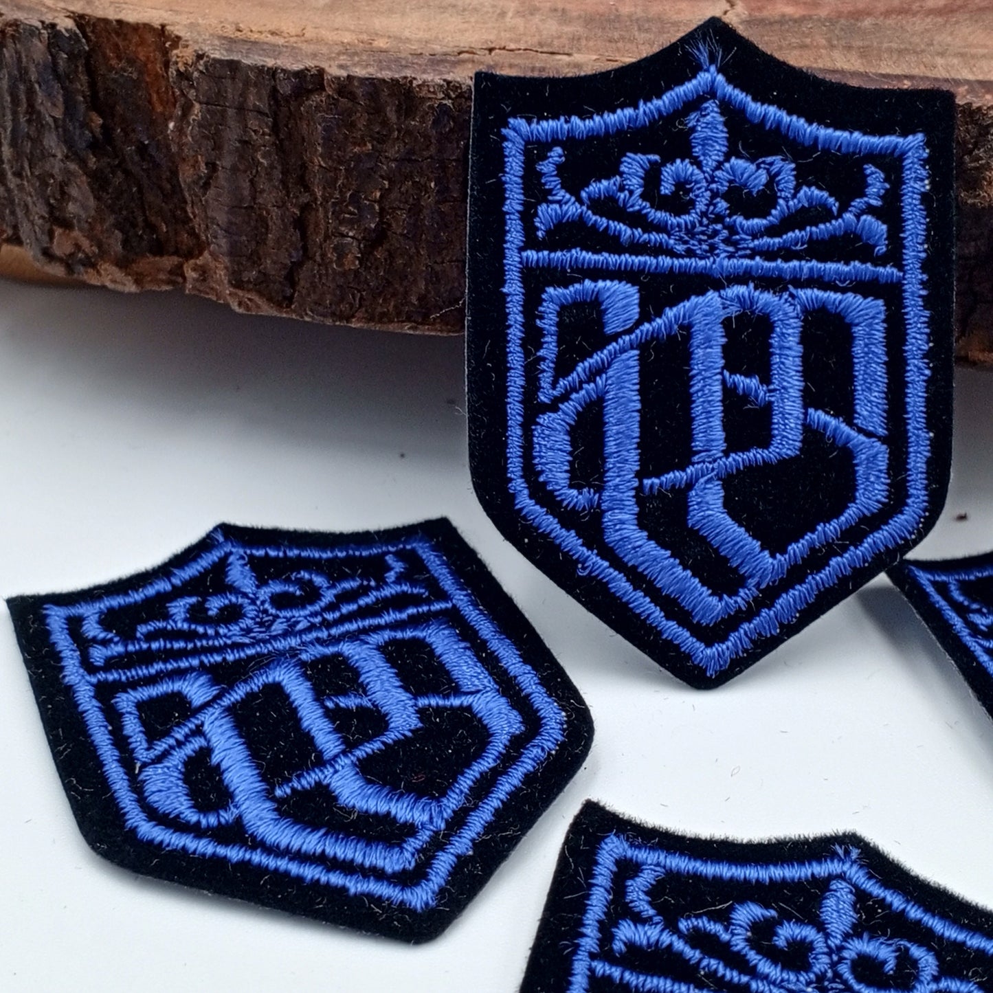 VINTAGE Badge Patches black Blue Embroidered Patch Iron on Appliques #718