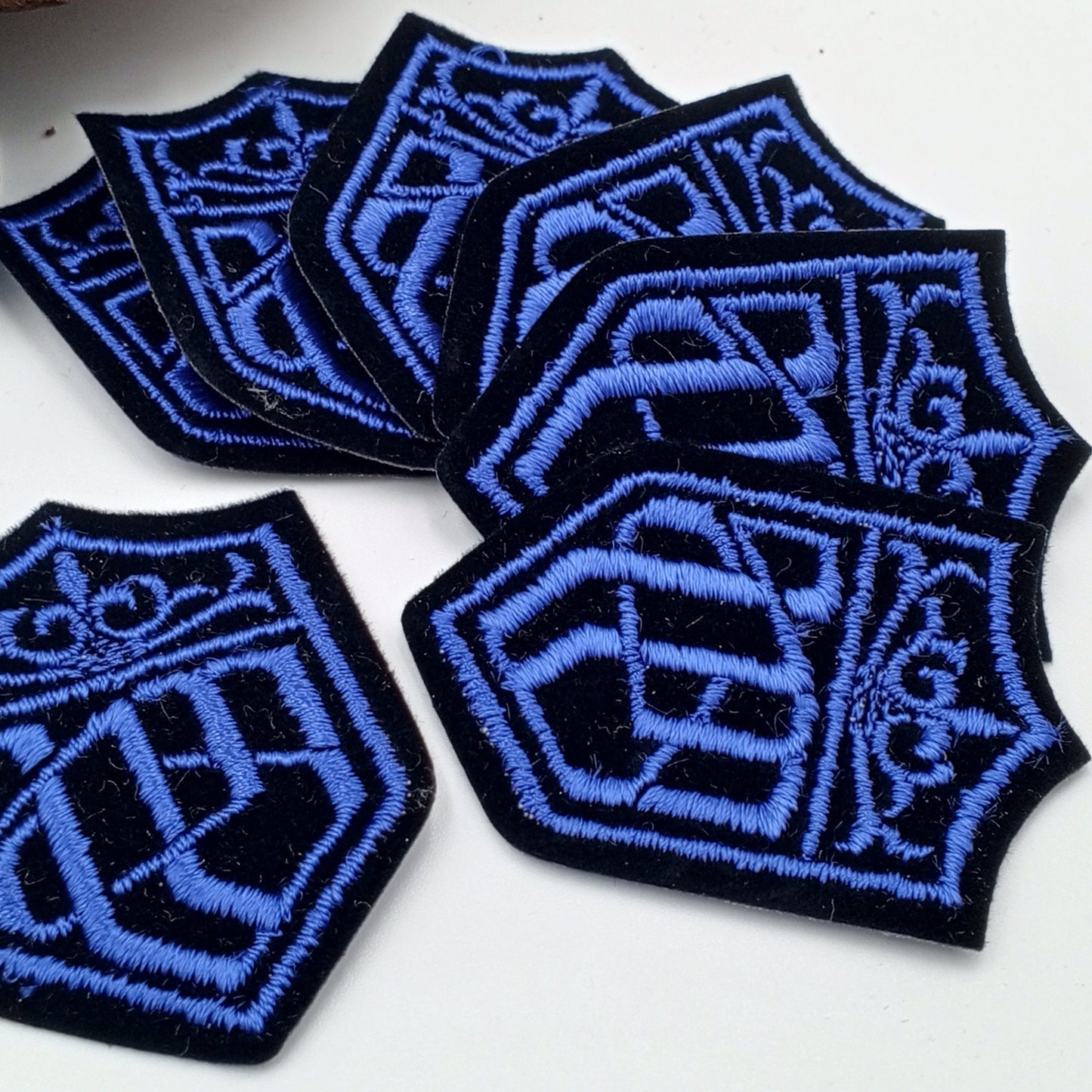 VINTAGE Badge Patches black Blue Embroidered Patch Iron on Appliques #718