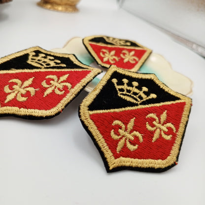 VINTAGE Badge Patches gold crown, black Red Embroidery Patch Iron on Appliques #700