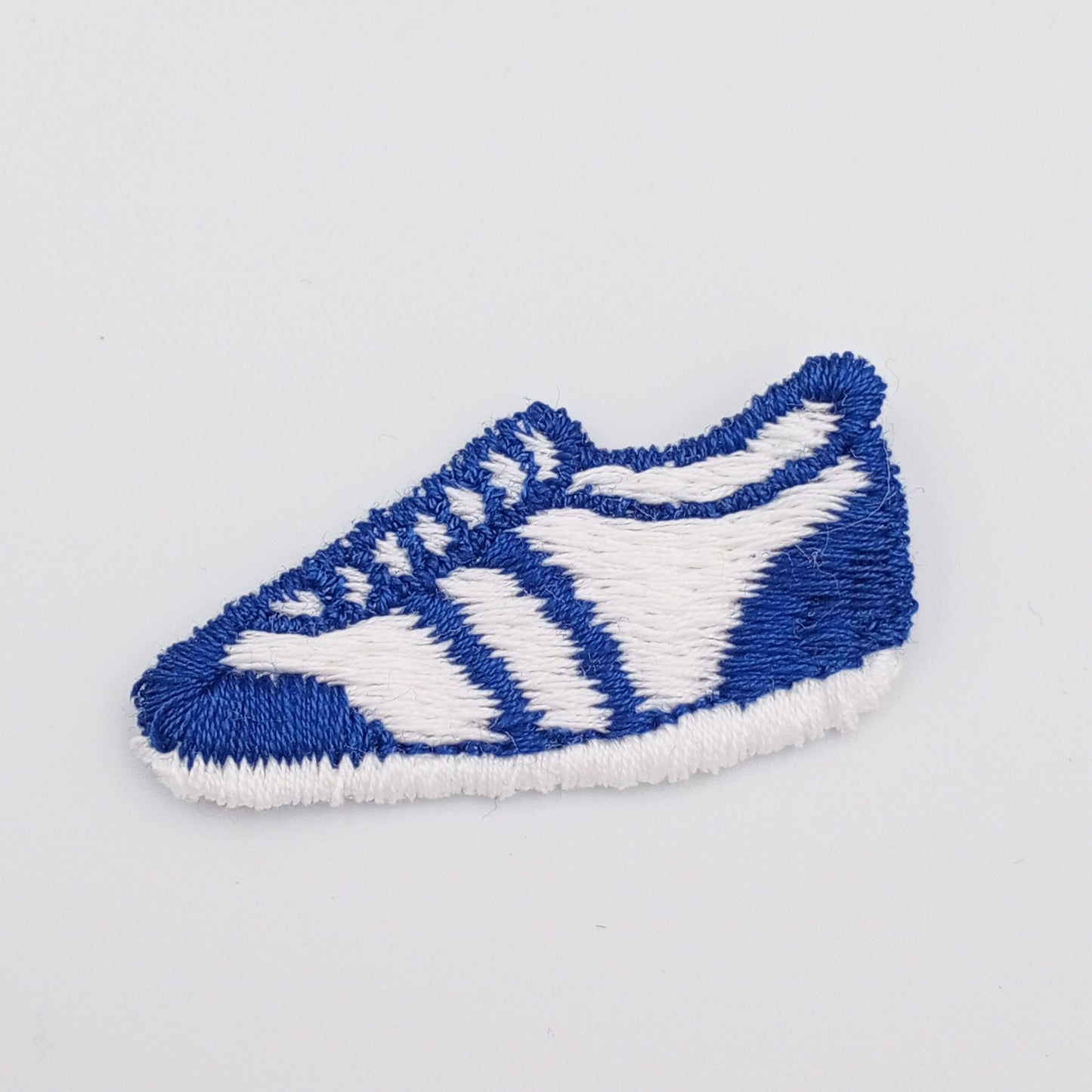 Blue White Running Sneakers Vintage Embroidered Applique Sewing Athletes Shoes Red Sneakers Patches for Running Enthusiasts Retro Vibe #939