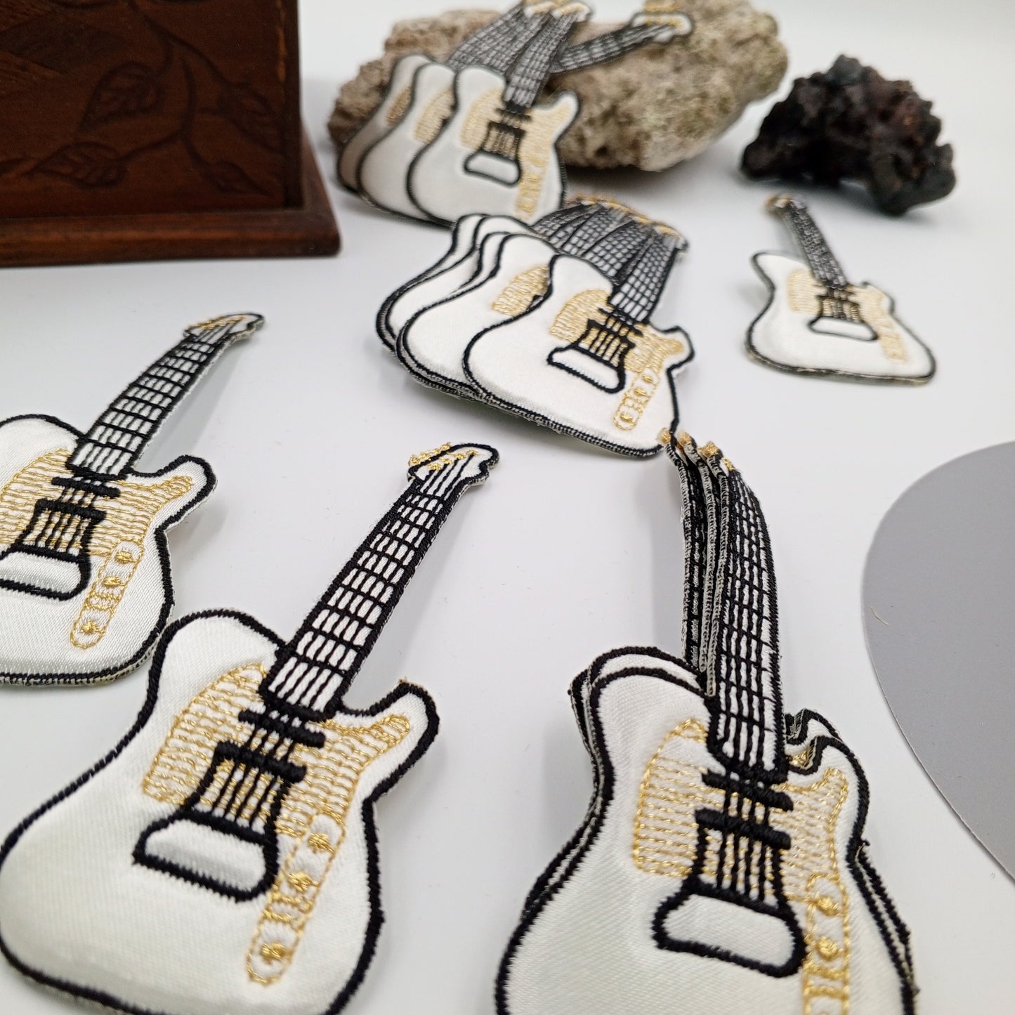 VINTAGE electric guitar Patches white black metallic gold Embroidered Appliques #943