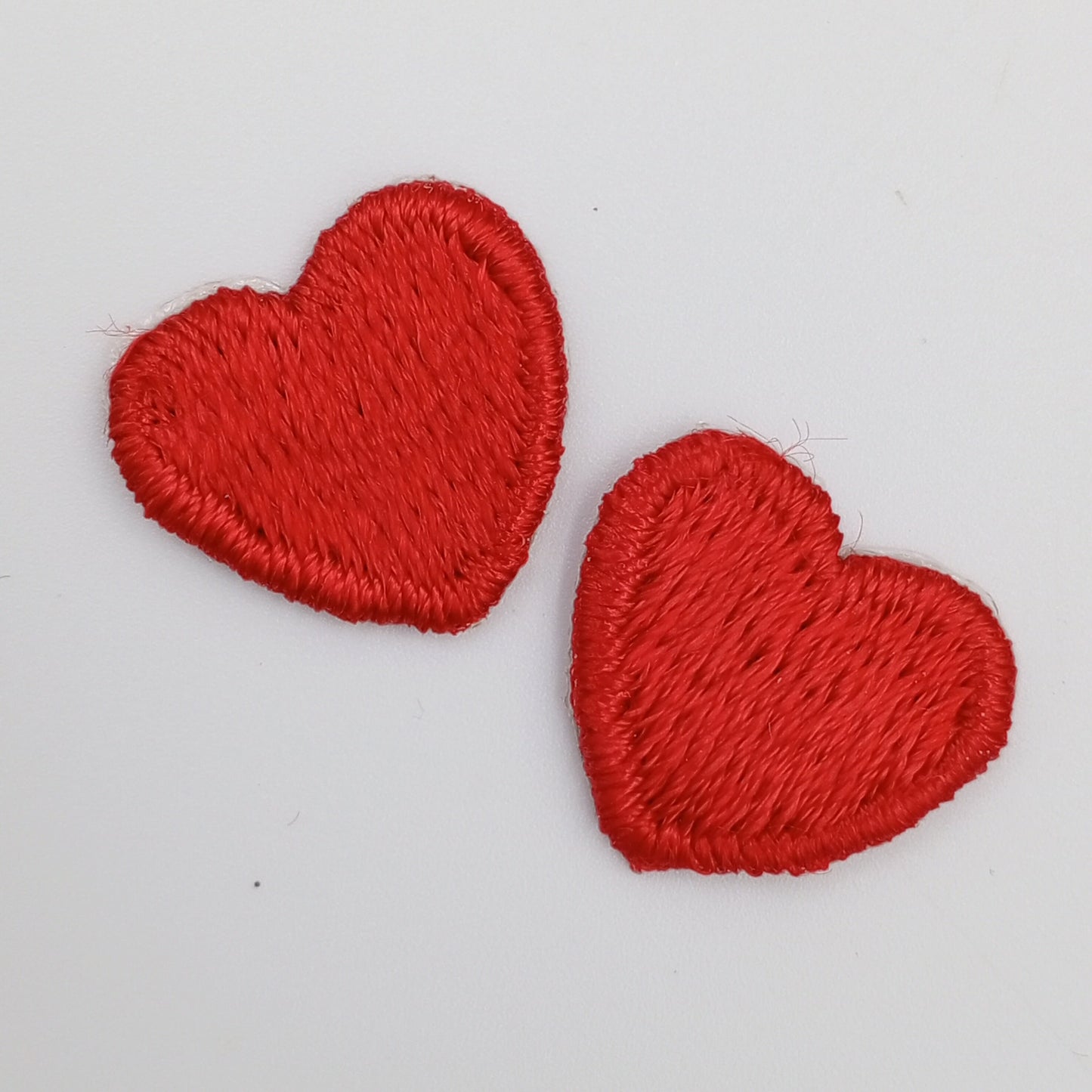 Red heart appliques VINTAGE Iron on Patches #657