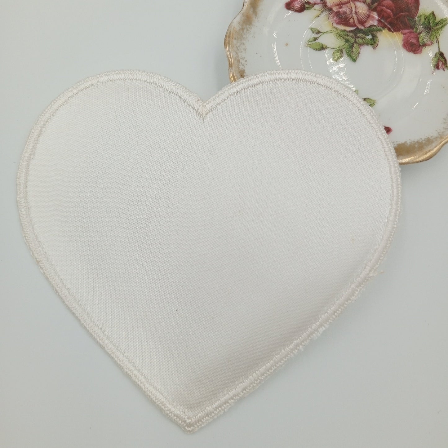 White Big heart appliques Valentines Iron on heart Patches #640