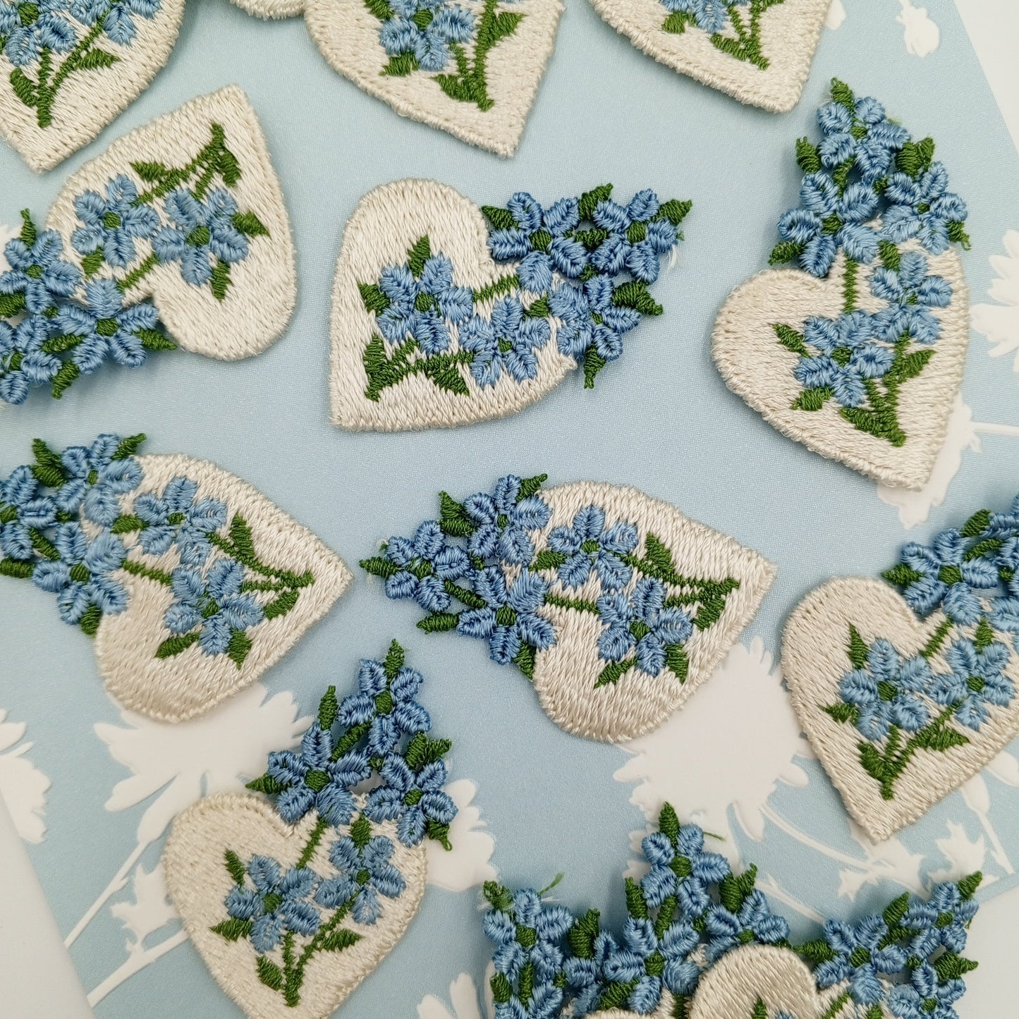 VINTAGE Blue green Floral off white heart patches Sew on Heart Appliques #648