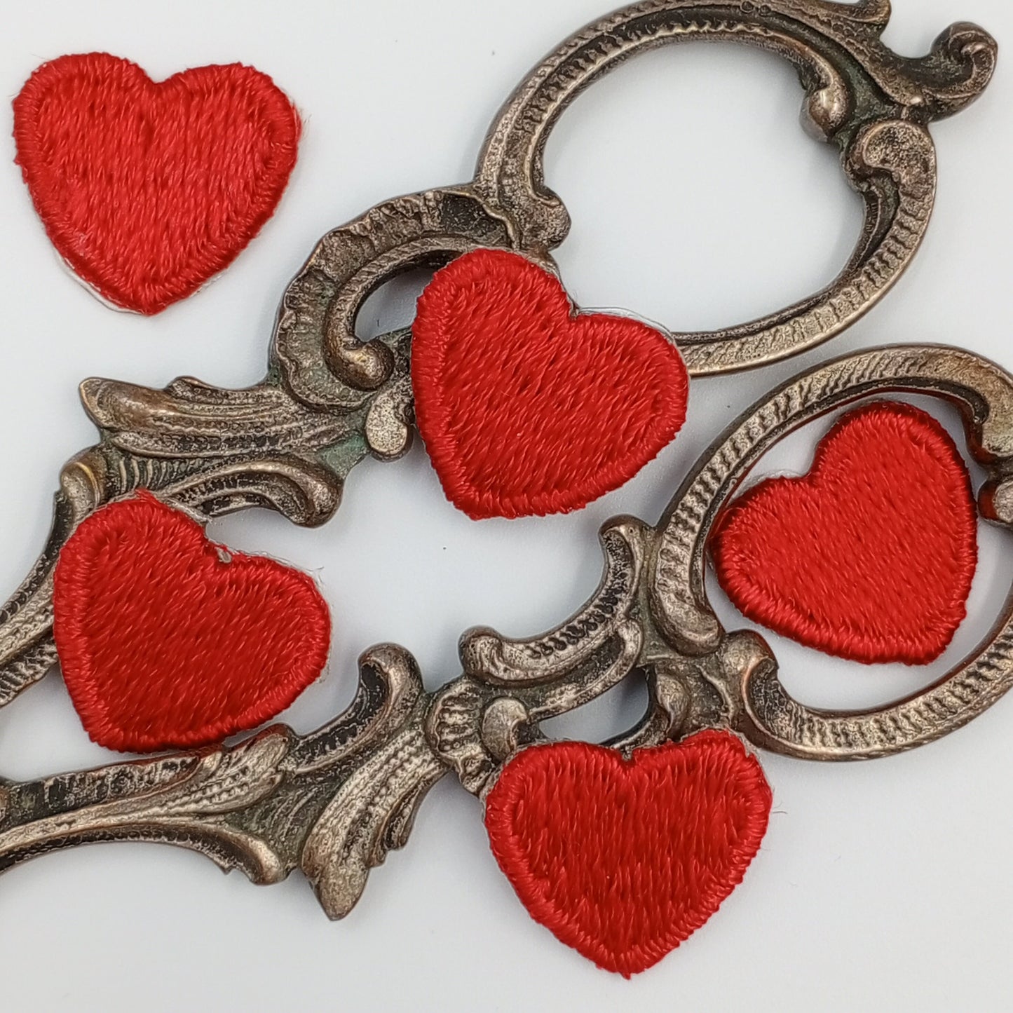 Red heart appliques VINTAGE Iron on Patches #657