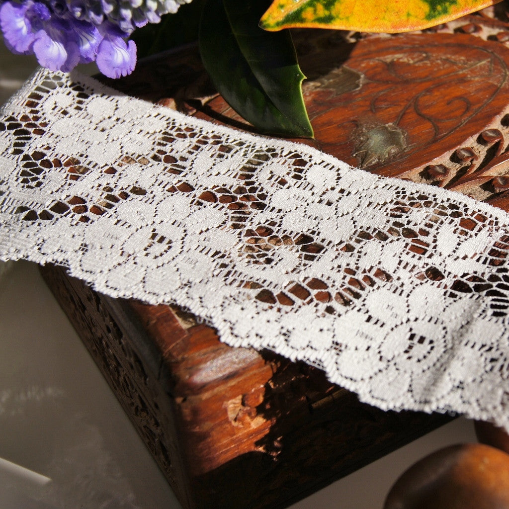 Wide flat online lace trim